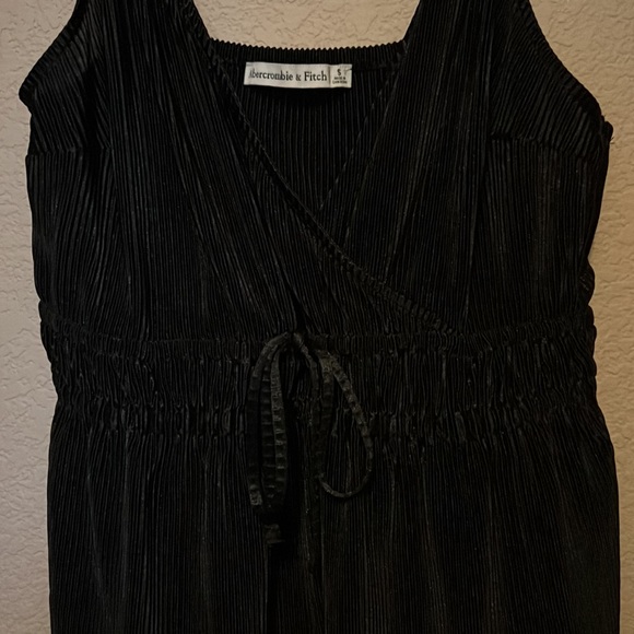 Abercrombie & Fitch black tank with cinched tie-waist - Picture 4 of 5